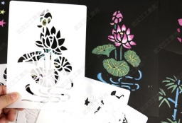 武漢三工激光打標(biāo)機在塑料繪畫模板鏤空上的應(yīng)用