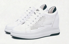 武漢三工激光打標(biāo)|春天動(dòng)起來(lái),穿上你的運(yùn)動(dòng)鞋!